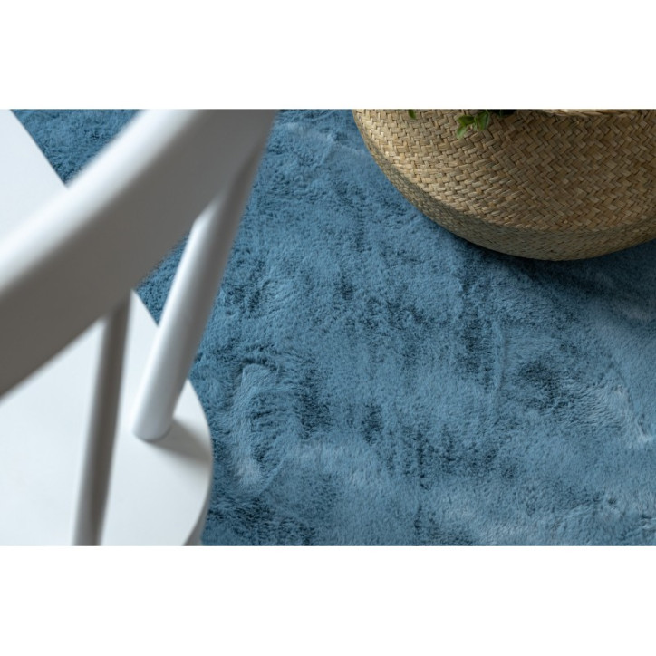 Apvalus mėlynas kailio imitacijos kilimas POSH