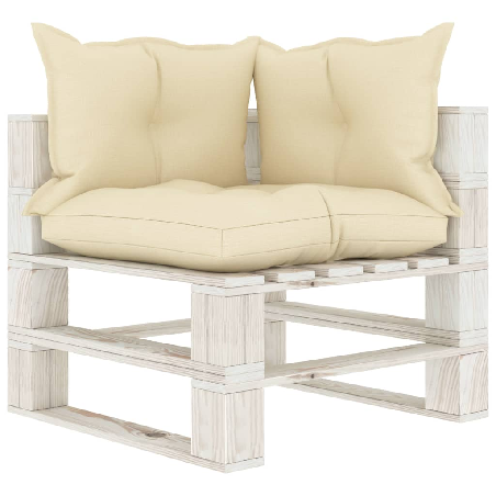Kampinė sodo sofa iš palečių su kreminėmis pagalvėmis, mediena
